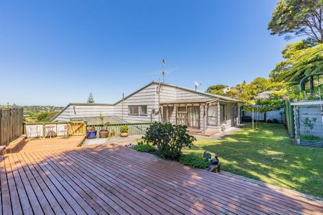 Photo of property in 5 Noeleen Street, Glenfield, Auckland, 0629