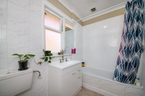 Photo of property in 8 Rewa Street, Takaro, Palmerston North, 4412