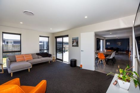 Photo of property in 10 Honeyfield Drive, Whalers Gate, New Plymouth, 4310