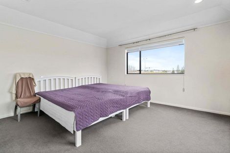 Photo of property in 1/16 Pax Avenue, Forrest Hill, Auckland, 0620