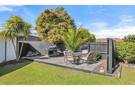 Photo of property in 2/50 Valecrest Avenue, Parklands, Christchurch, 8083