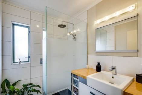 Photo of property in 205b Grove Road, Mayfair, Hastings, 4122