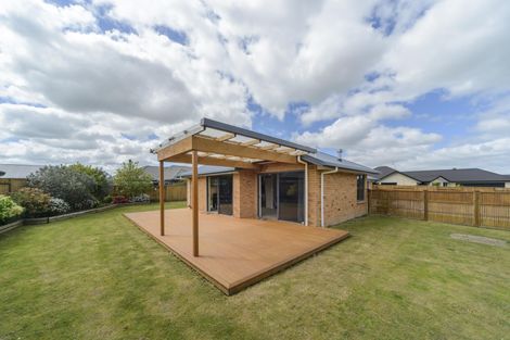 Photo of property in 8 Nevada Way, Kelvin Grove, Palmerston North, 4414