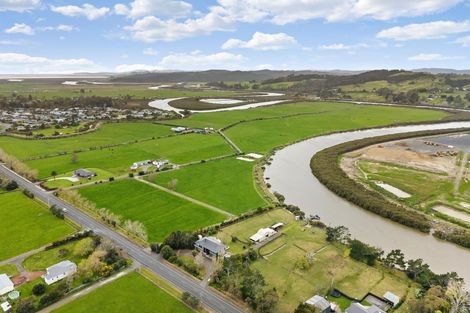 Photo of property in 48 Parkhurst Road, Helensville, 0874