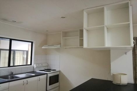 Photo of property in 5 Caribbean Drive, Unsworth Heights, Auckland, 0632