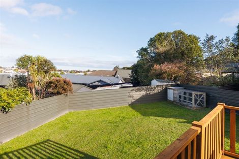 Photo of property in 12 Lydia Place, Kelvin Grove, Palmerston North, 4414