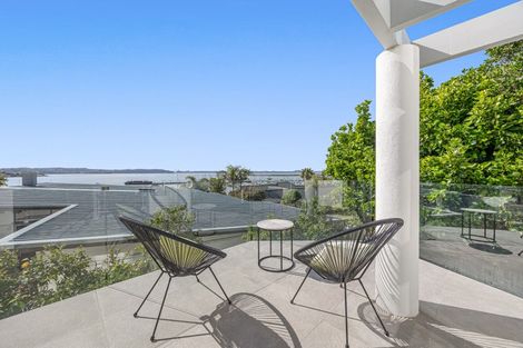 Photo of property in 15 Courtneys, West Harbour, Auckland, 0618
