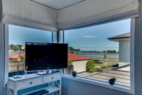 Photo of property in 3/30 Meeanee Quay, Westshore, Napier, 4110