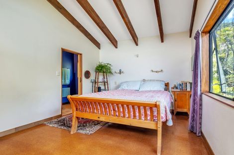 Photo of property in 117 Seaview Road, Piha, New Lynn, 0772