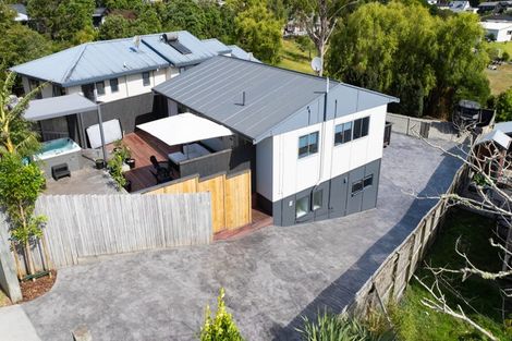 Photo of property in 36 Moffat Road, Red Beach, 0932