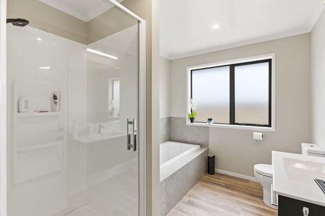 Photo of property in 4 Hawera Avenue, Levin, 5510