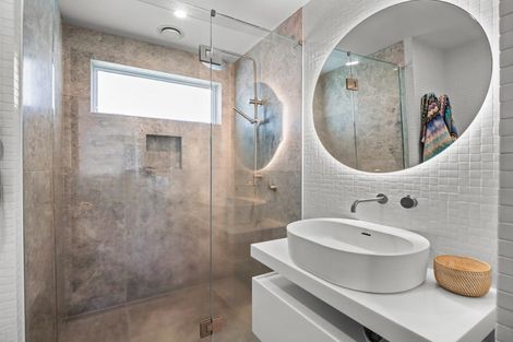 Photo of property in 96 Marine Parade, Mount Maunganui, 3116