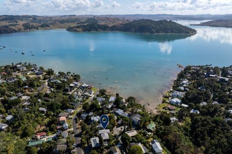 Photo of property in 61 Lorenzen Bay Road, Raglan, 3225