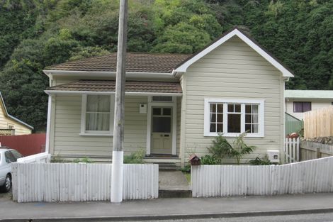 Photo of property in 137 Shakespeare Road, Bluff Hill, Napier, 4110