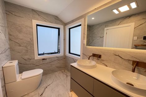 Photo of property in 20c Beach Road, Castor Bay, Auckland, 0620