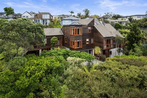 Photo of property in 60 Peter Terrace, Castor Bay, Auckland, 0620