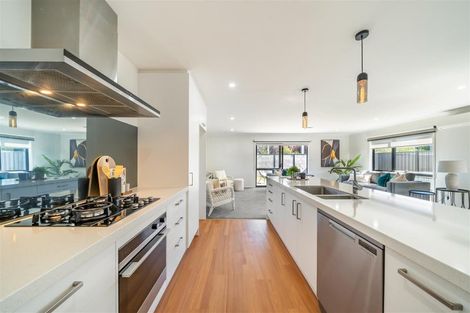 Photo of property in 34 Te Kaeaea Crescent, Wallaceville, Upper Hutt, 5018