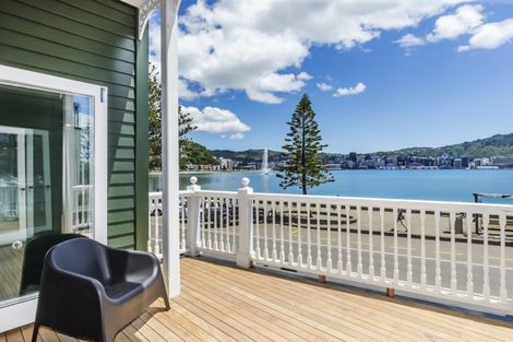 Photo of property in 322 Oriental Parade, Oriental Bay, Wellington, 6011