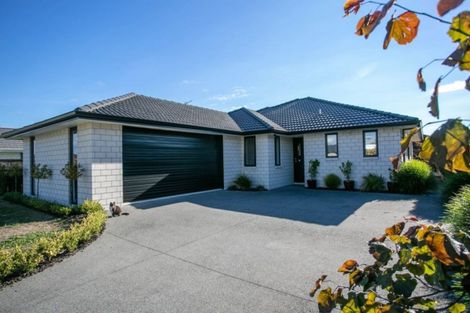 Photo of property in 27 Plescher Crescent, Leamington, Cambridge, 3432