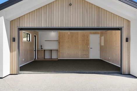 Photo of property in 11 Lake Mckay Drive, Luggate, 9382