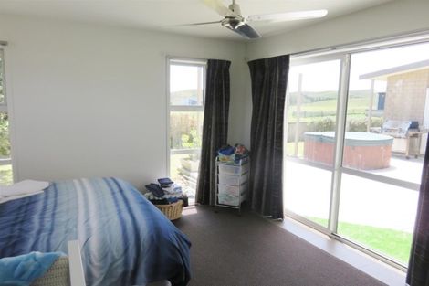 Photo of property in 1 Tua Tua Place, Baylys Beach, Dargaville, 0377