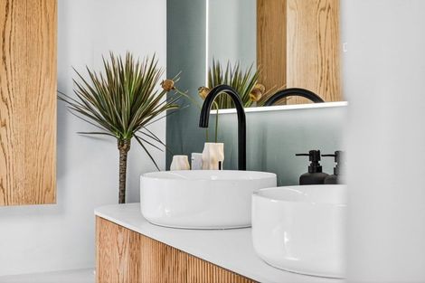 Photo of property in 20 Regina Street, Westmere, Auckland, 1022