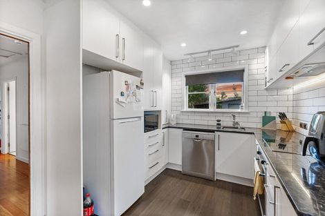 Photo of property in 69 Taikata Road, Te Atatu Peninsula, Auckland, 0610