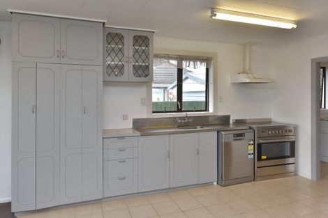 Photo of property in 33 Bournemouth Crescent, Aranui, Christchurch, 8061