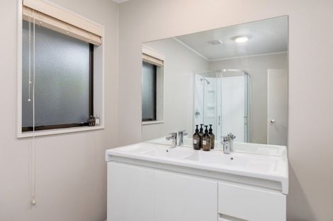 Photo of property in 10 Castle Way, Beckenham, Christchurch, 8023