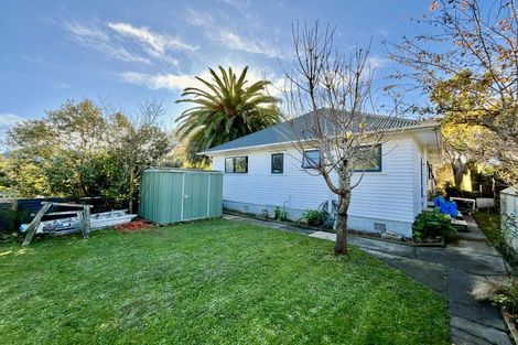 Photo of property in 6 Armstrong Avenue, Saint Martins, Christchurch, 8022