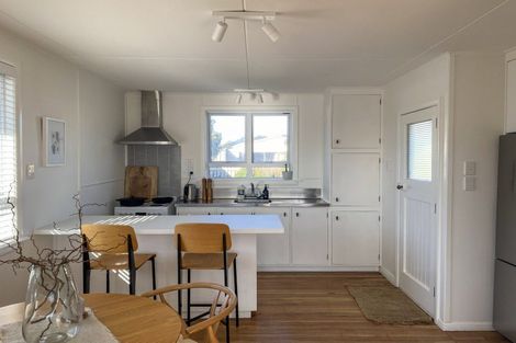 Photo of property in 8 Barrett Place, Carterton, 5713