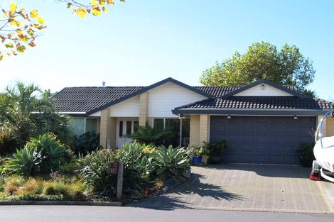 Photo of property in 11 Camerton Close, Northpark, Auckland, 2013