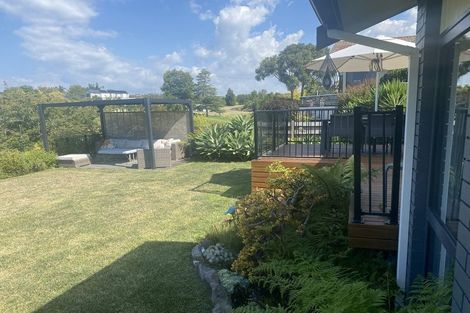 Photo of property in 52 Links View Drive, Omokoroa, 3114
