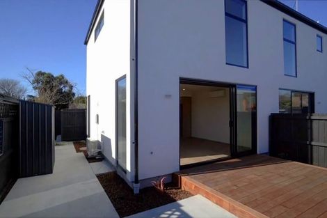 Photo of property in 2/102 Creyke Road, Ilam, Christchurch, 8041