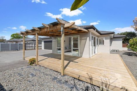 Photo of property in 16a Darren Crescent, Half Moon Bay, Auckland, 2012