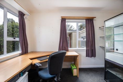 Photo of property in 129 Govett Avenue, Frankleigh Park, New Plymouth, 4310