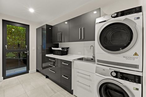 Photo of property in 98 Jacks Point Rise, Jacks Point, Queenstown, 9371