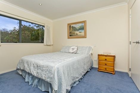 Photo of property in 1a Lake Road, Northcote, Auckland, 0627