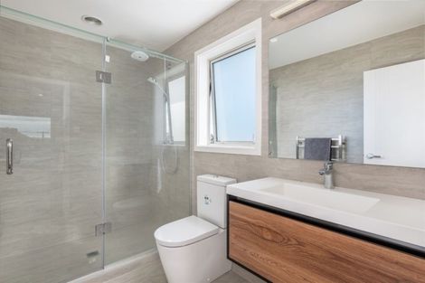 Photo of property in 123a Wharf Road, Te Atatu Peninsula, Auckland, 0610