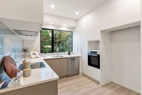 Photo of property in 27 Claude Road, Hillpark, Auckland, 2102