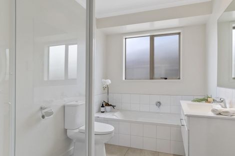 Photo of property in 17 North Bay Road, Pyes Pa, Tauranga, 3112