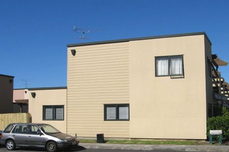 Photo of property in 6/15 Harbour View Road, Te Atatu Peninsula, Auckland, 0610