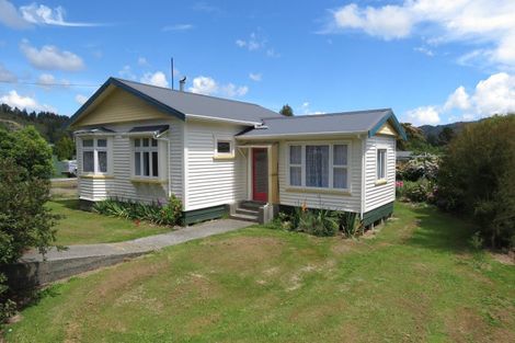 Photo of property in 4 Sinnamon Street, Reefton, 7830