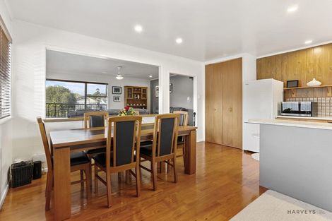 Photo of property in 42 Castleford Street, Green Bay, Auckland, 0604