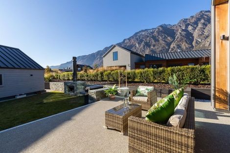Photo of property in 8 Brett Lane, Jacks Point, Queenstown, 9371