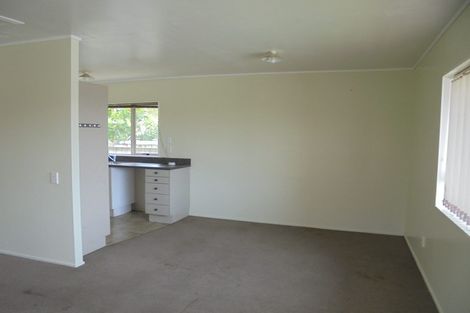 Photo of property in 7 Umu Place, Mangere, Auckland, 2022