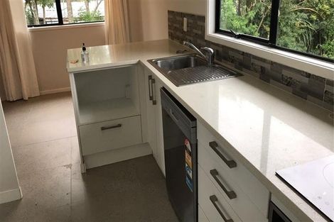 Photo of property in 30 Silverstone Place, Henderson, Auckland, 0612