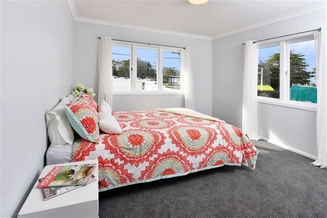 Photo of property in 2/284 East Coast Road, Forrest Hill, Auckland, 0620