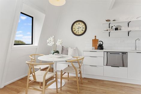 Photo of property in 3/6 Le Roy Terrace, Birkenhead, Auckland, 0626