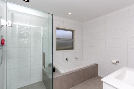Photo of property in 5b Cyrus Street, Whalers Gate, New Plymouth, 4310